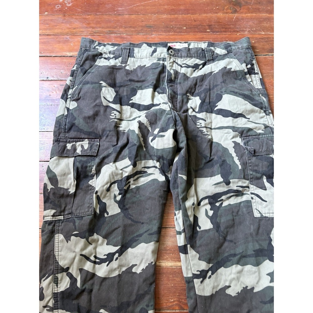 Wrangler Camouflage Cargo Pants Mens 40x30 Green Camo Fleece Lined - Picture 2 of 7